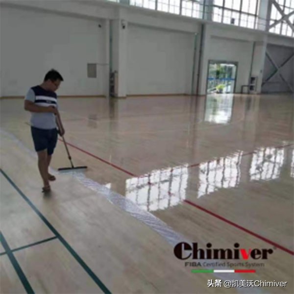 篮球场地胶翻新施工方案,篮球场地坪漆施工实际效果
