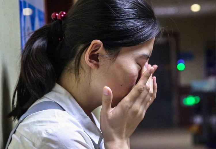 生病时承受另一半的冷言冷语,很想关爱一个生病的另一半