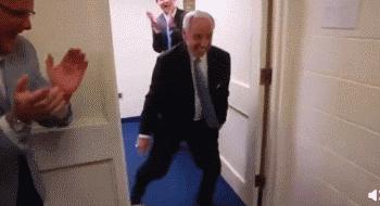 千古“英”名一“跳”毁!快乐足球遭全网唾弃