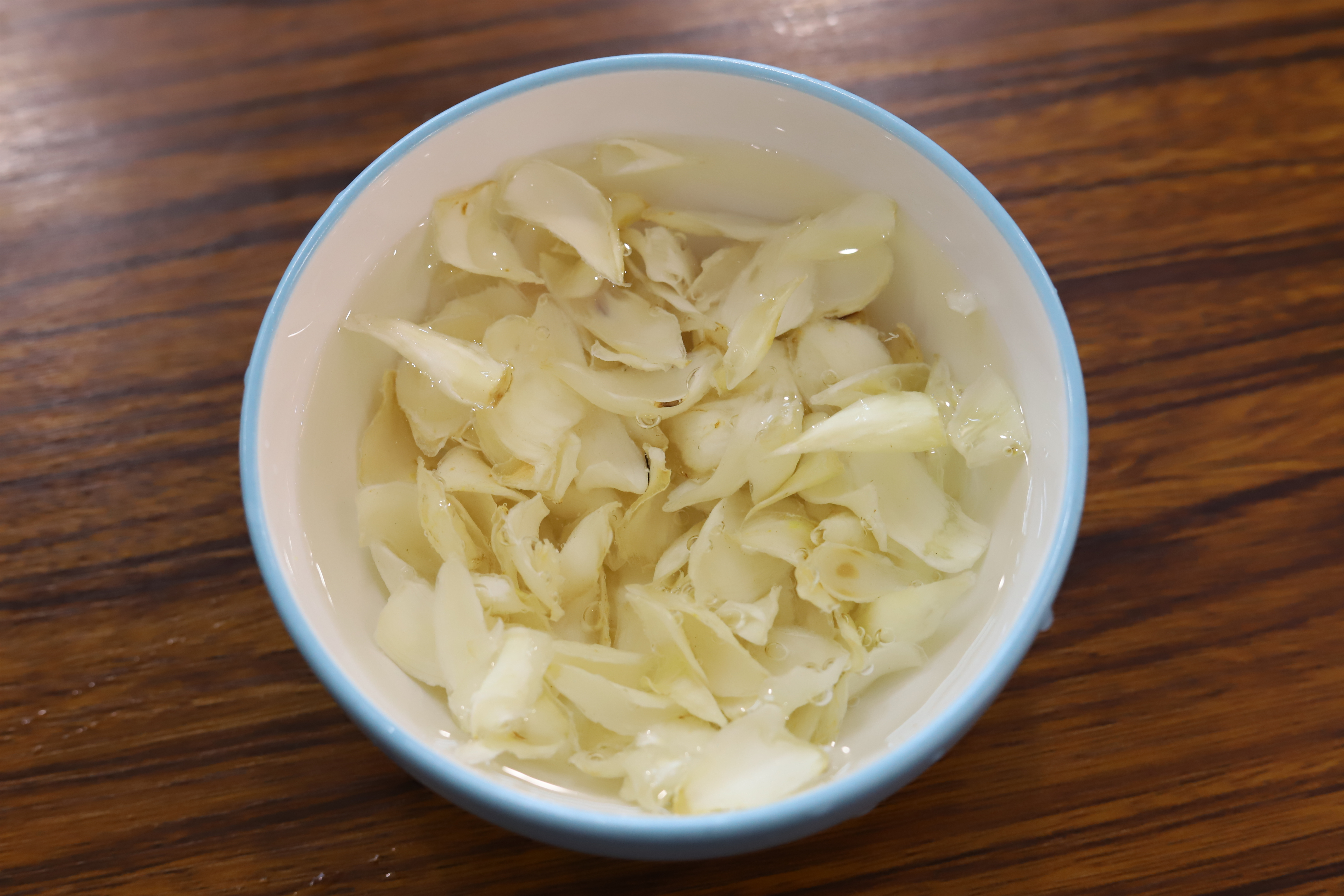 绿豆不冻怎么煮能快速开花,绿豆百合汤该如何熬制才有效