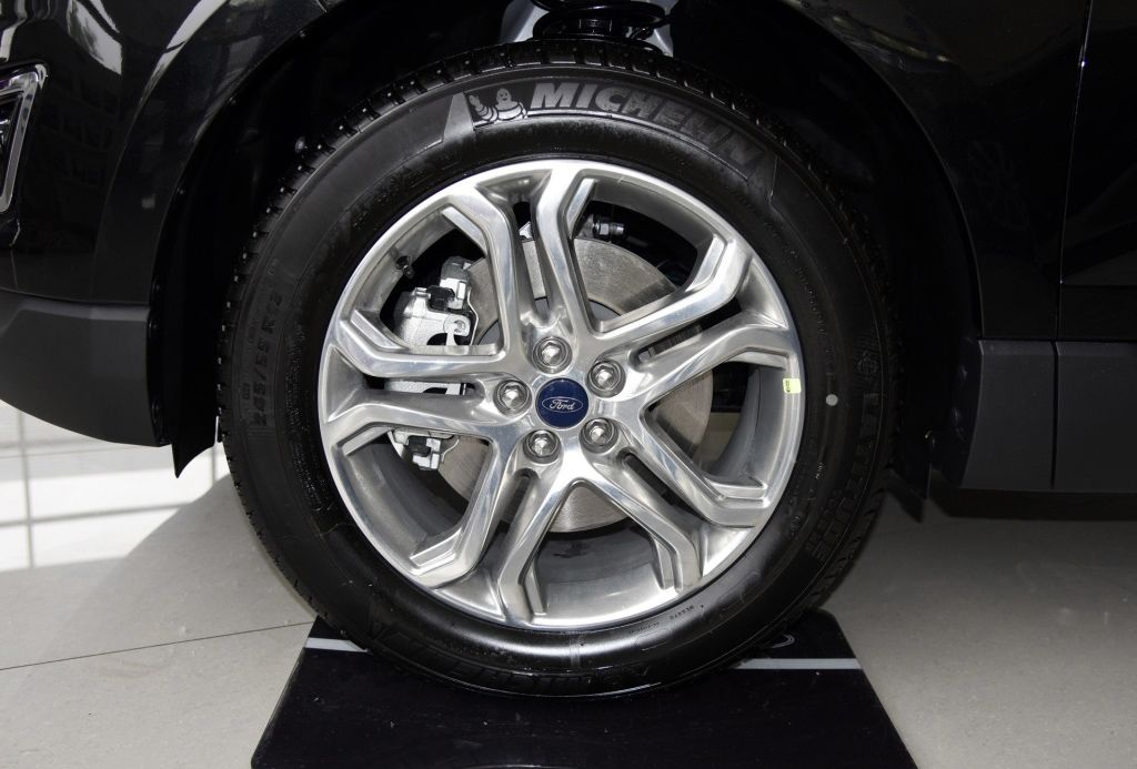 别样风情的英伦旅行顿挫强，买辆二手车要自己加装防撞梁