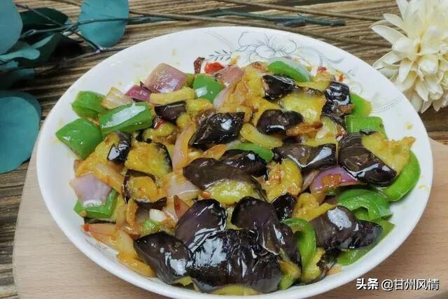 茄子肉段怎么做才能让茄子不油腻,油淋茄子怎样看起来不那么油腻