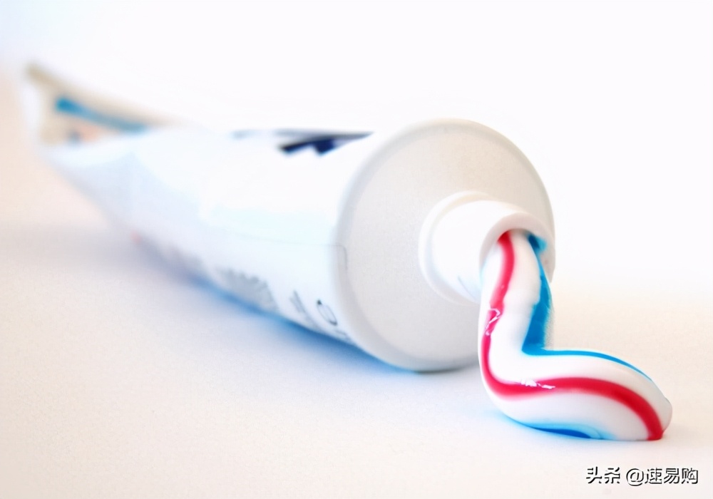 棉麻衣服红酒污渍怎么去,衣服上的红酒渍怎么去除小窍门