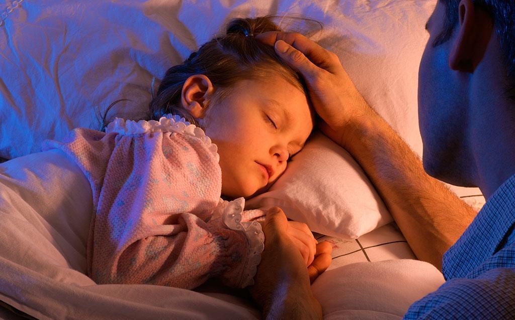 很多人小时候都“怕黑”，那么你知道如何帮助孩子克服吗？