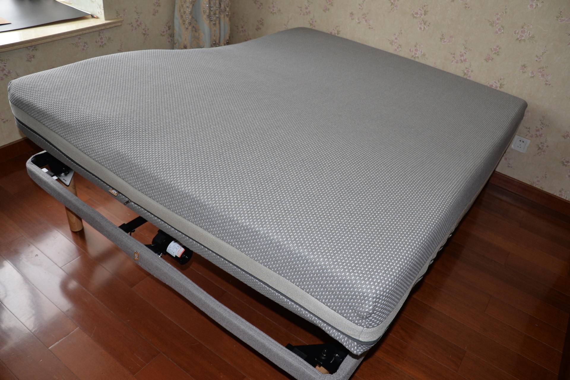 解锁萌娃新姿势,8h电动智能床评测