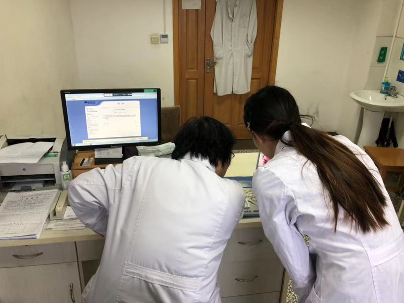 视频问诊+药品配送,患者足不出户就看上*疆新**这家医院大专家