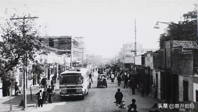 一个真实的故事一首歌音频,一个城市一座小镇的故事