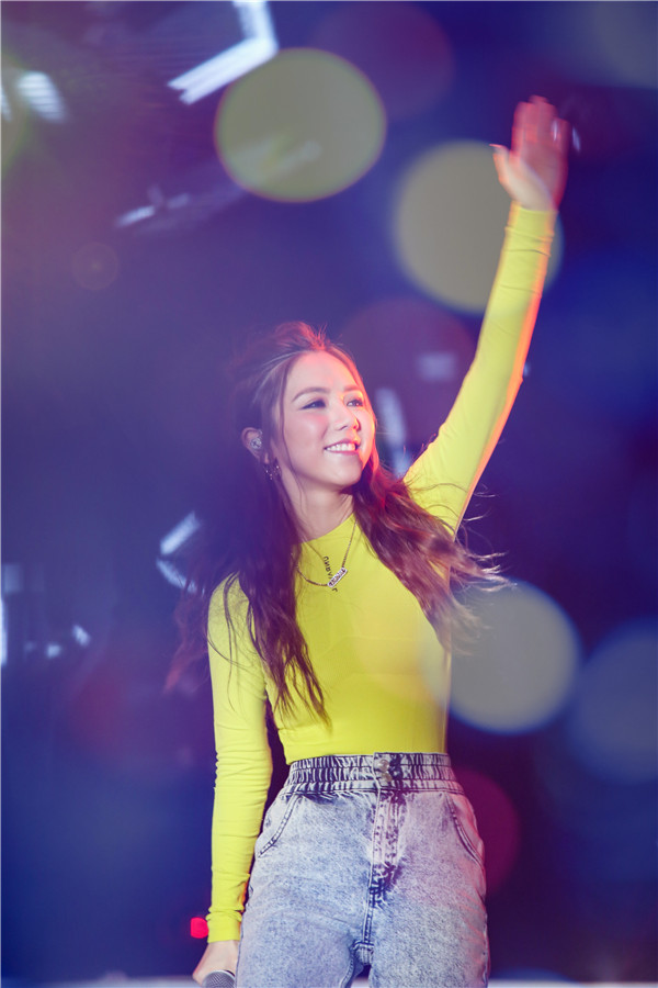 快手成龙身价,快手哪个网红最有钱