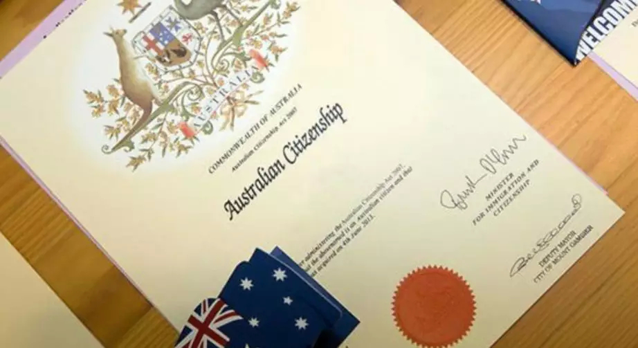 澳大利亚移民最新政策投资移民,中国21年移民人数