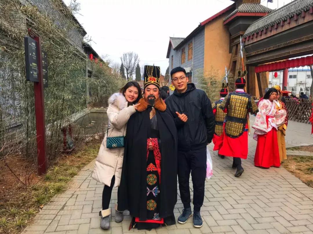 正月初五迎财神了,正月初五迎财神有几位财神