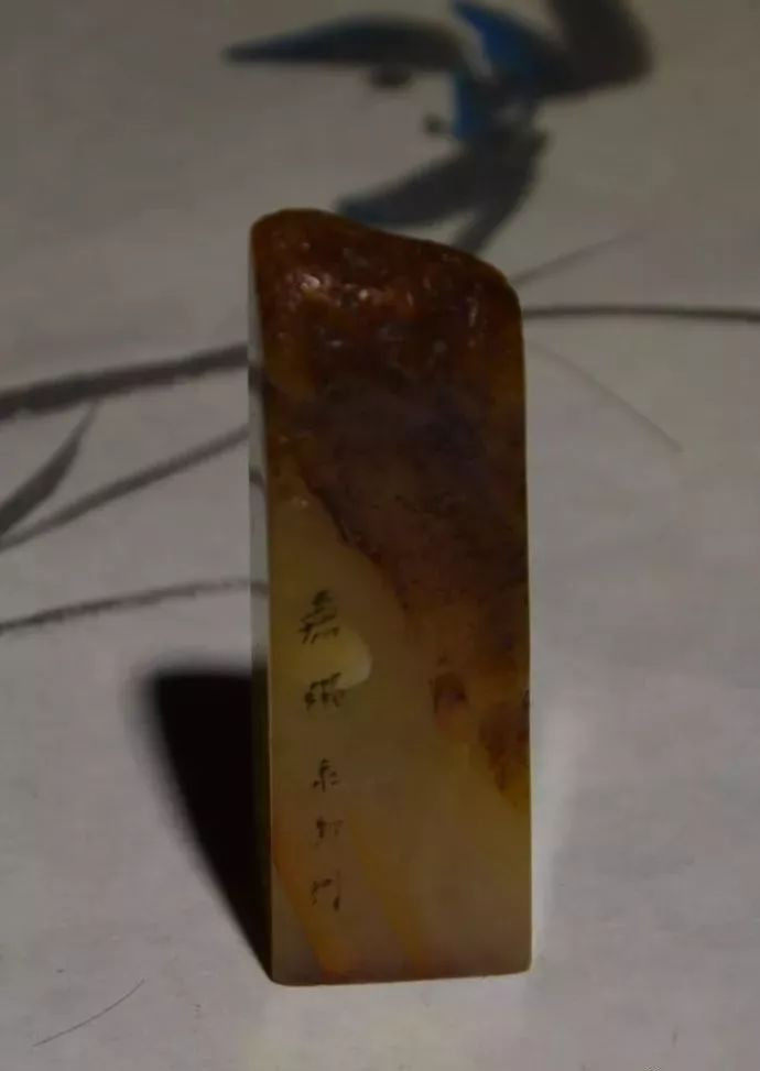 你一定没见过的广应寺坪石，样子俨然如古玉