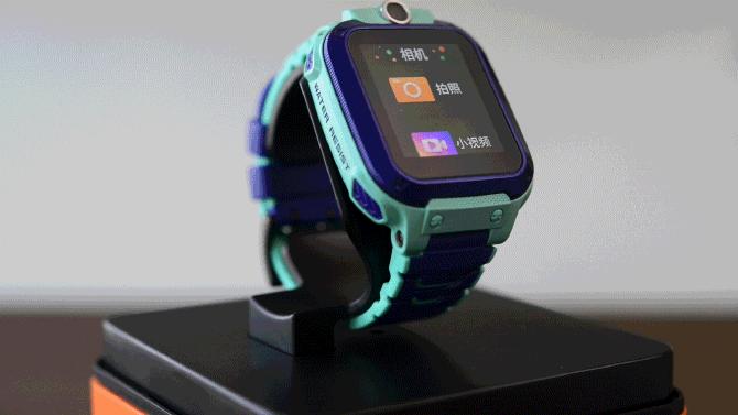 带孩子去买小天才电话手表z5,小天才电话手表z5的功能可听故事