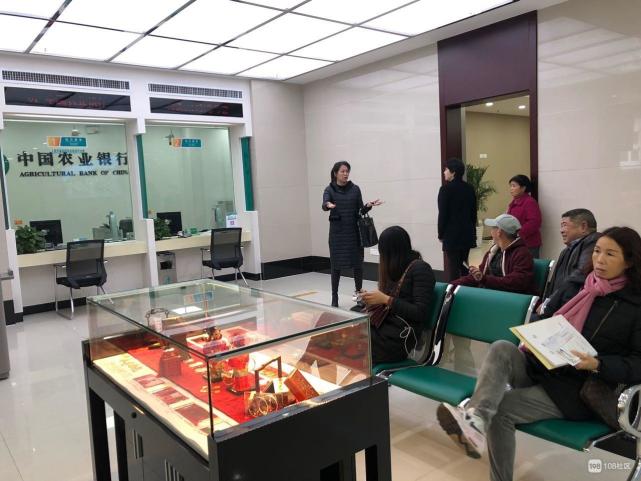 银行取款5万元银行说不给取,银行取款20万被拒怎么办