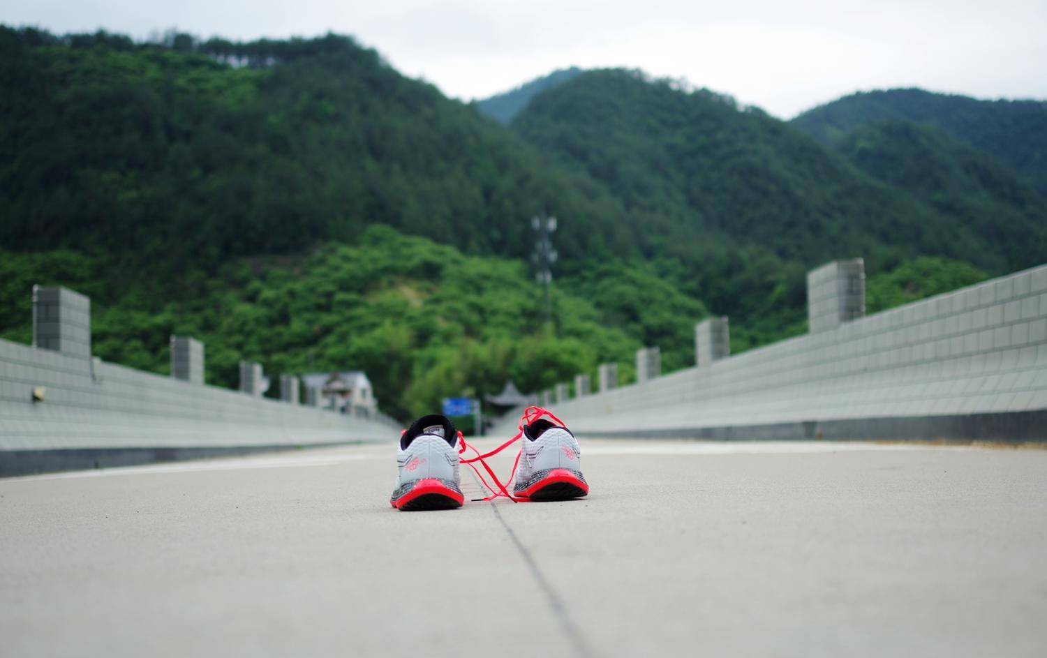 后掌软弹跑鞋,迪卡侬适合扁平足的跑鞋