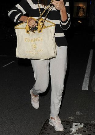 香奈儿chanel老佛爷发展史,chanel中古包法式复古风