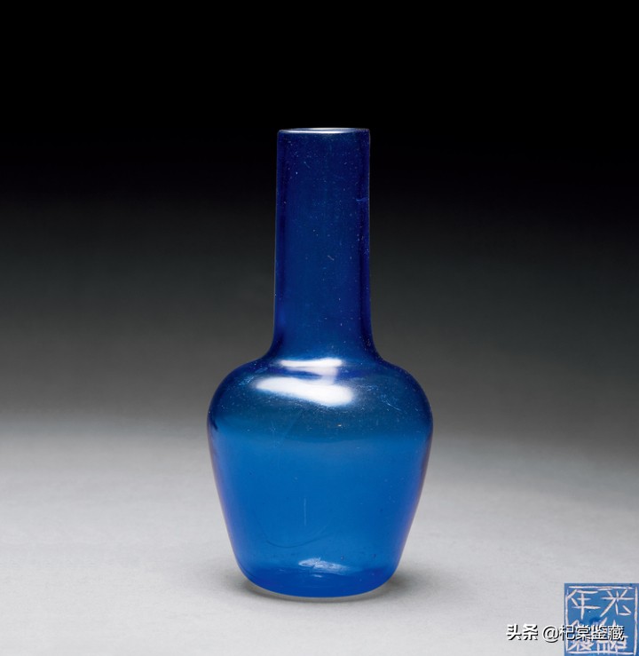 案上香烟铺贝叶,案上烟云