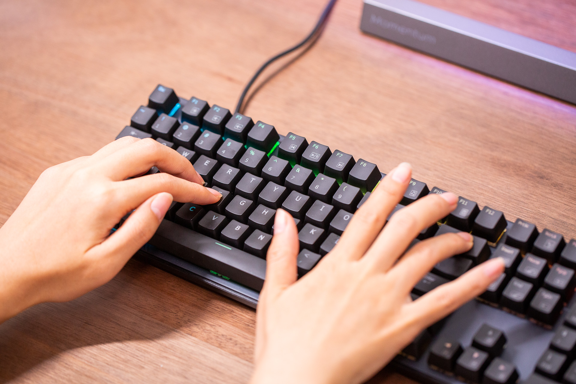 技嘉k1键盘如何,技嘉AORUS键盘