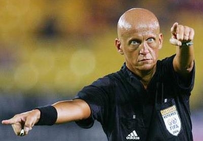 足球肘击判罚的标准,足球红黄牌判罚规则