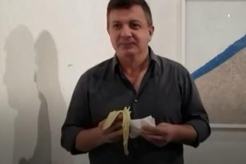 艺术家收巨款后交2幅空白画布,艺术家收巨款后交出2幅空白画布