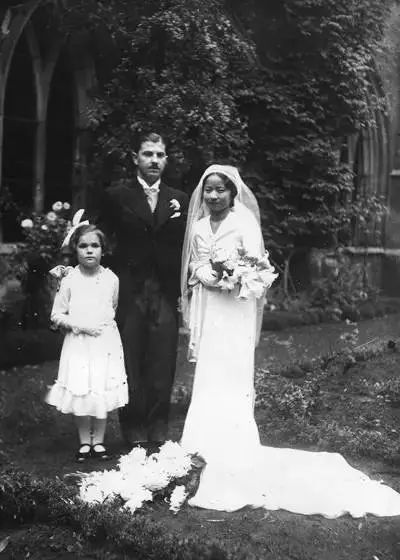 她轰动整个西方，在欧洲她被尊为圣母，在中国却很少人知道