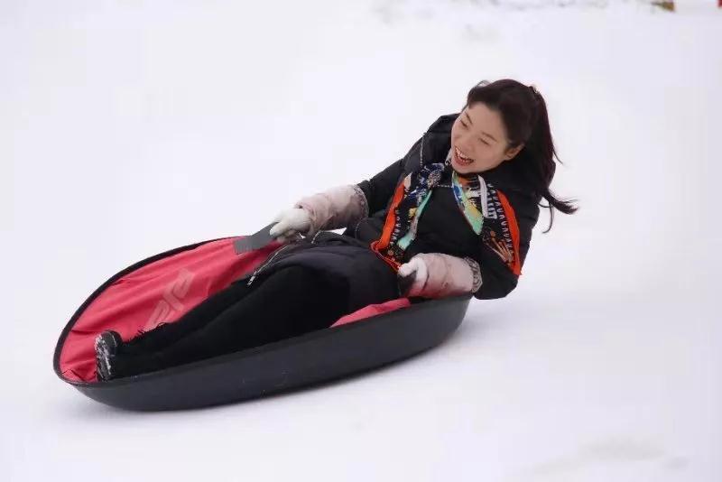 百里荒滑雪和五峰滑雪场哪个好玩 (百里荒滑雪2021何时开场)