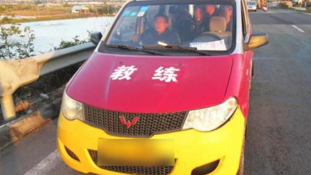 科二迟到弃考,科二考试中途挂科怎么办