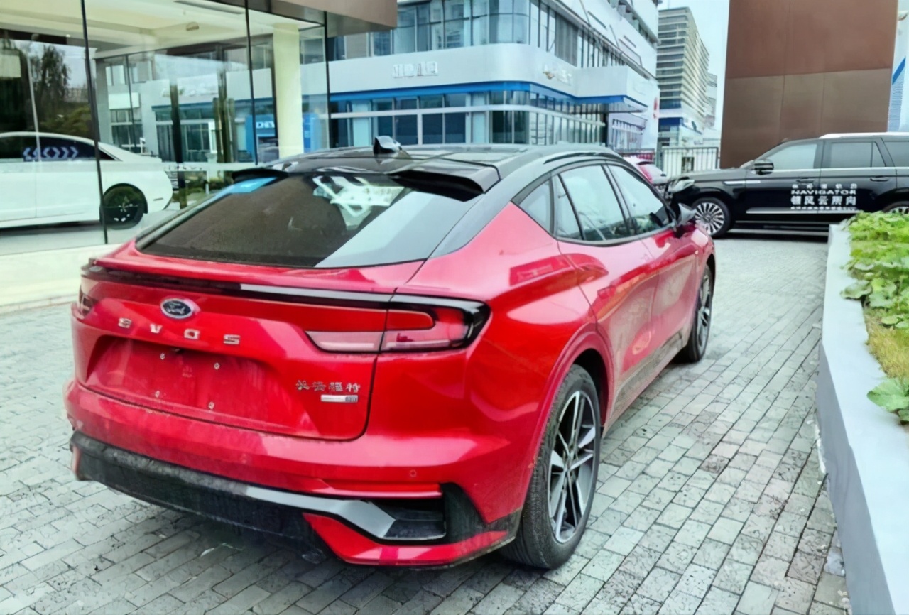 福特evos2023款和2022有什么区别,福特evos属于溜背还是掀背