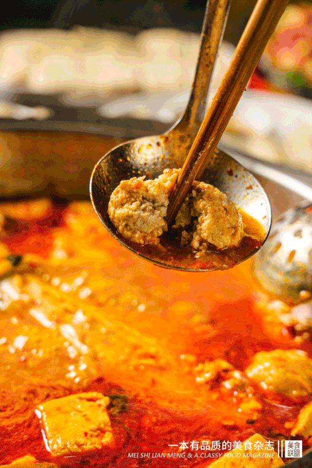 昆明拥有10辆车的男人，用一座城来藏臭味​，和一个不能说的秘密