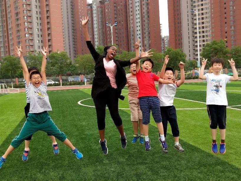 天津开发区泰达二小线上教学,天津市二年级快乐英语人教版教材