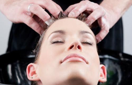 染发后头发毛躁有什么妙招,干枯分叉染发用什么洗发水好