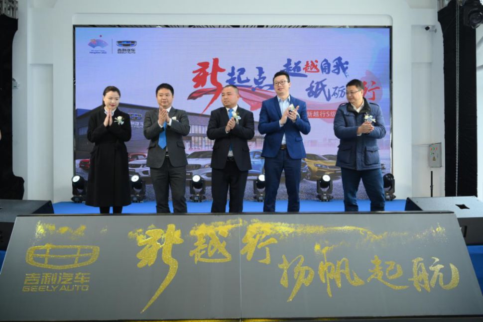 买车也能玩出“新花样”，成都人的娱乐方式在这家4S店都能get