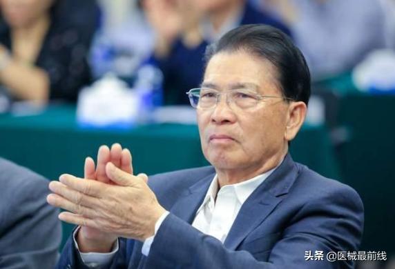 楸艰穬鍜屼竾涓滅殑鍏崇郴,楸艰穬鏀惰喘涓囦笢