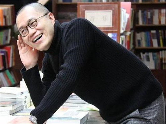 “公知”梁文道:虽有质疑却一直屹立不倒,与他精心包装人设有关