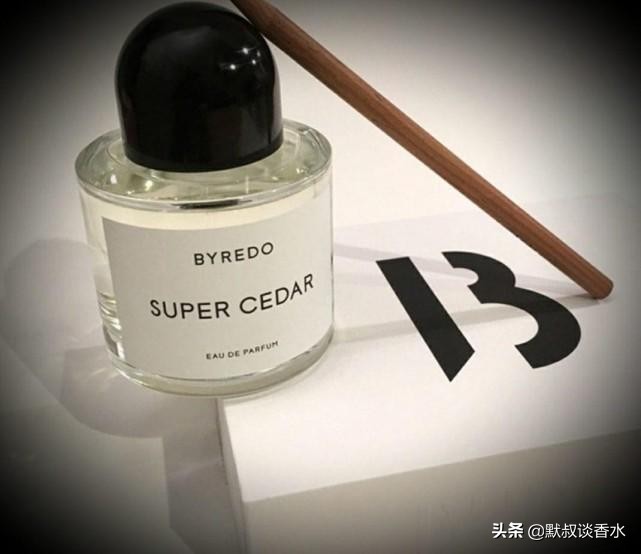 适合夏天喷的香而不腻的香水,最适合夏日使用的10款香水先收藏
