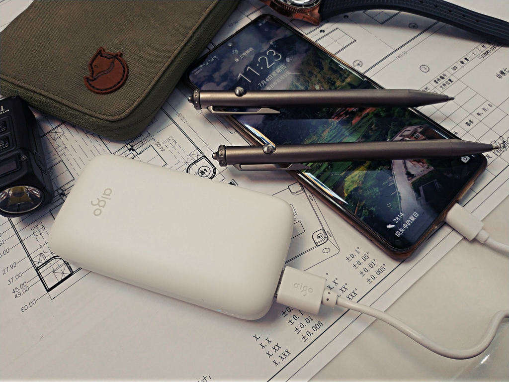 爱国者aigo充电宝,aigo爱国者充电宝拆解