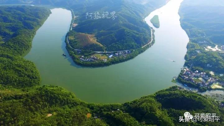 昭平县桂江东岸公路视频,贺州昭平道路建设