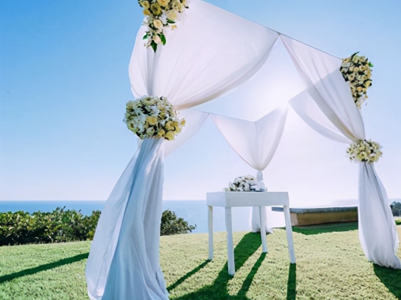 草坪婚礼怎么搭建技巧图解,自己如何布置草坪婚礼的攻略