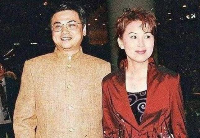 亚视一姐被追求者逼疯,亚视一姐结婚28年被掏空家产