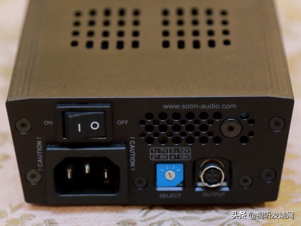 网络串流*放播**的救星：上峰音响试听SOtMsNH-10G网络交换器