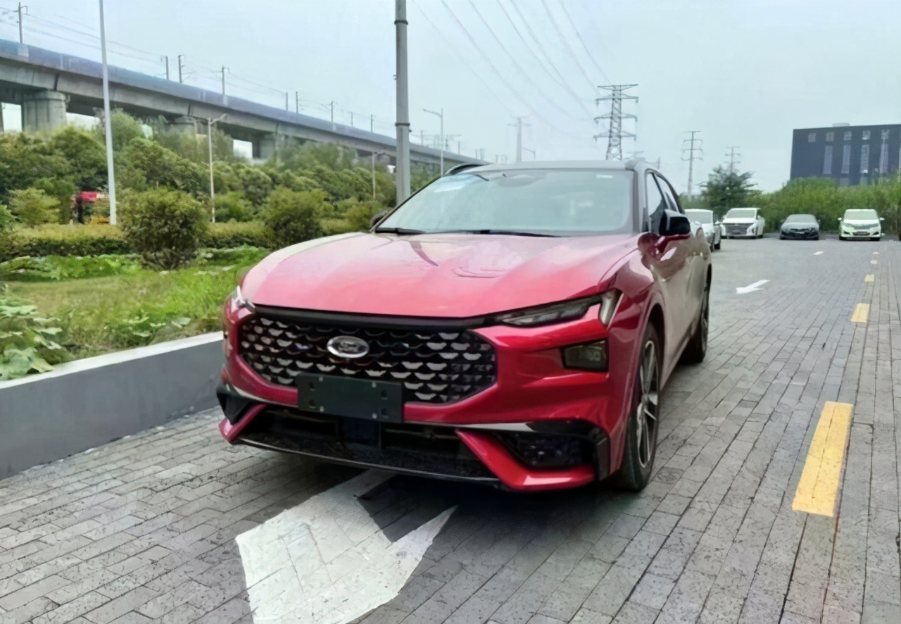 福特evos2023款和2022有什么区别,福特evos属于溜背还是掀背