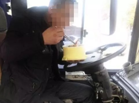 重庆月入1万的10个冷门副业 (在深圳月入2万的副业有哪些)