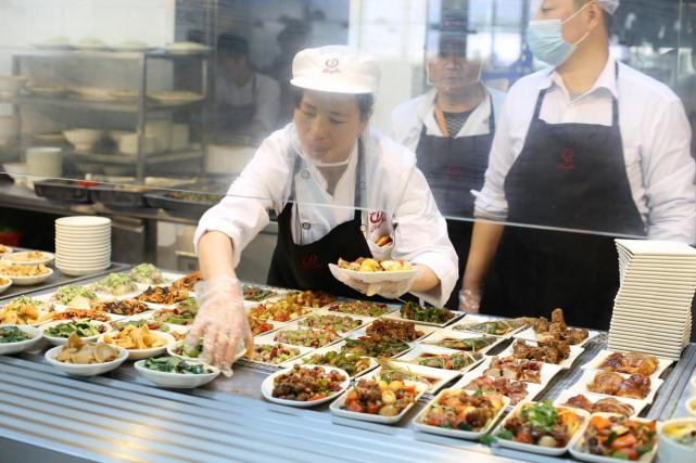 华为员工食堂都吃什么,华为公司食堂工作餐