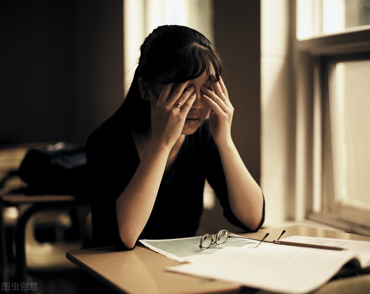 过度的深度思考会产生精神内耗,如何消除过度思考和精神内耗