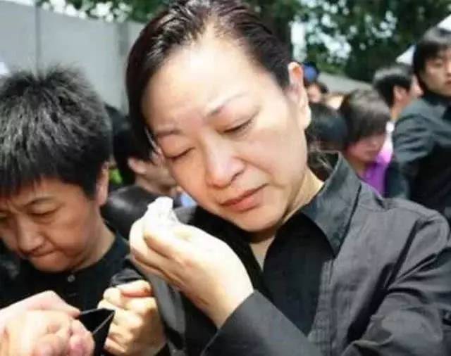 罗京去世十二年妻子改嫁富商,罗京去世十年妻子改嫁富商母亲