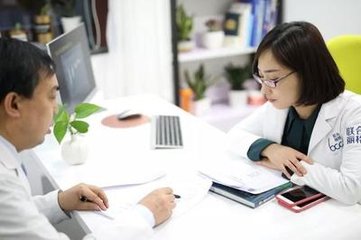 鼻子整形手术女医生,鼻整形女