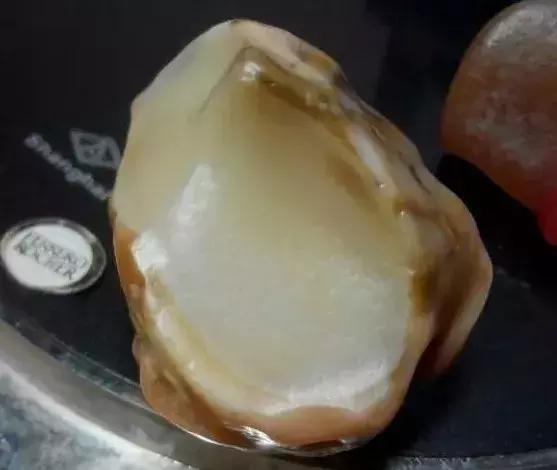 新疆罗布泊有戈壁石吗,新疆罗布泊哪些石头比较值钱