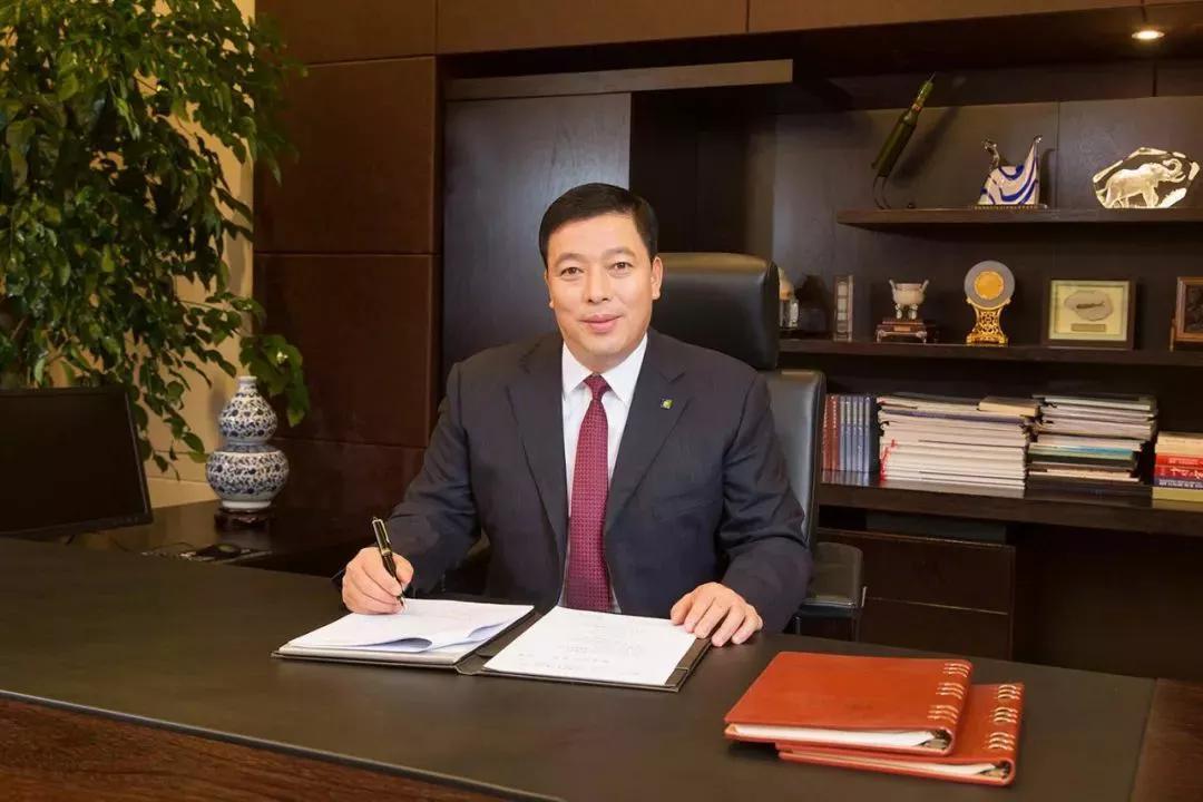 苏州首富*建华陈**:泥瓦匠起家直升机上下班