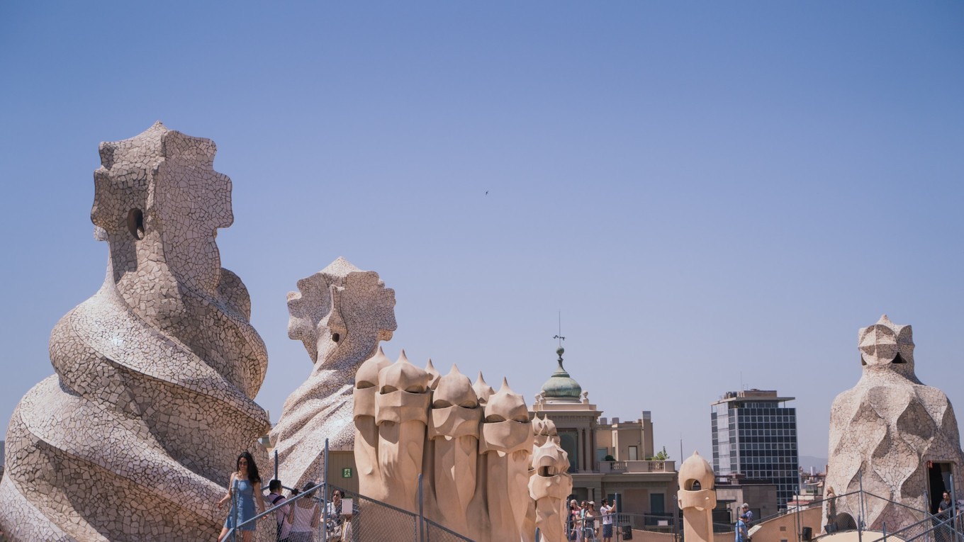 米拉之家烟囱,米拉之家天井