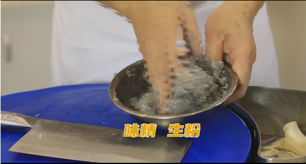 香煎芒果虾球,百香果芒果虾球做法