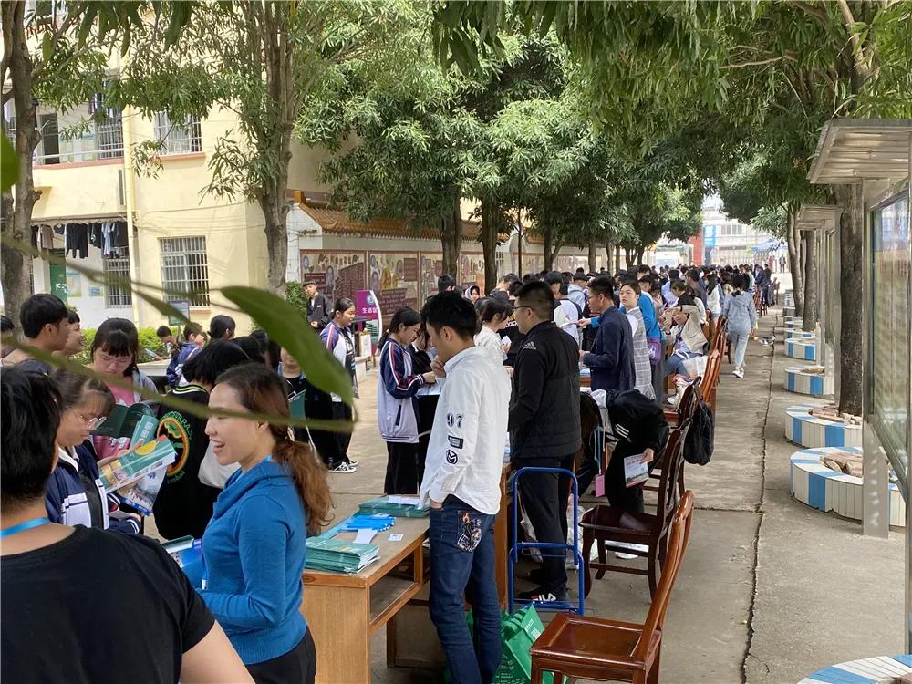 广西高职招生宣传大篷车,2020年南宁中专招生